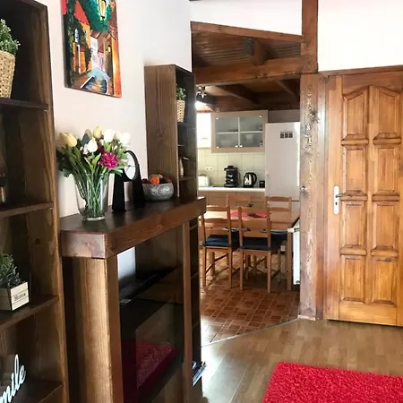Tulipan Apartman Apartment *